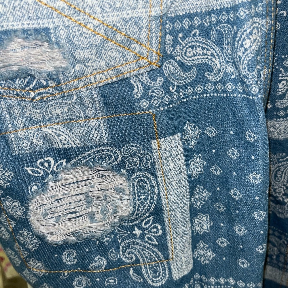 Pol Nwot Paisley Patchwork Distressed Denim Size … - image 3